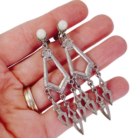 Vintage 1930s Czechoslovakia Art Deco Silver Tone Chandelier Screw Back Earrings - Picture 2 of 12